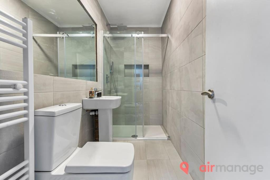 Апартаменты West Kensington 2Bed Flat Лондон Экстерьер фото